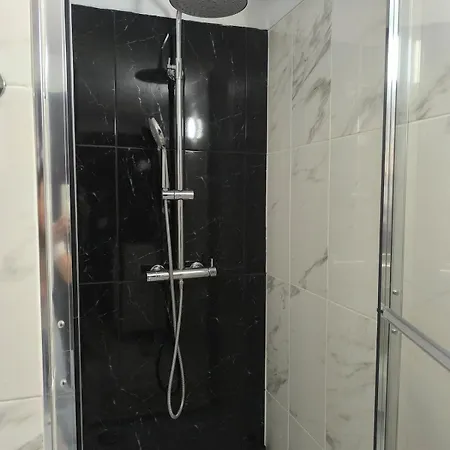 House For 4 By The Sea