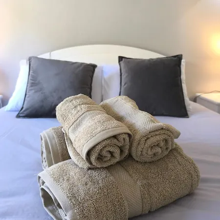 House For 4 By The Sea Nyaraló