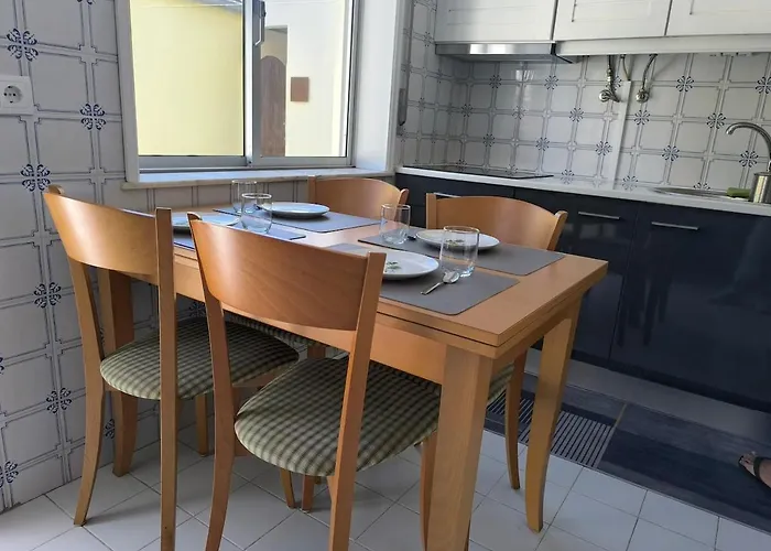 بيت للعطل House For 4 By The Sea *