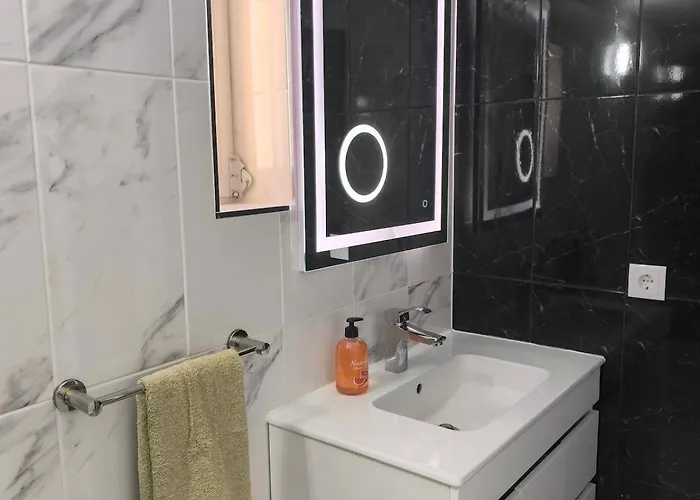 House For 4 By The Sea بيت للعطل *